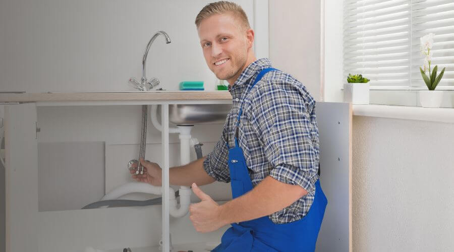 Expert burst pipe repair services in Berclair, TX